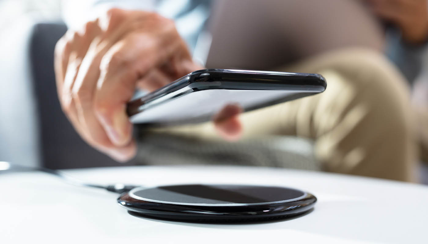 Leia mais sobre o artigo Como funciona o carregamento do celular por indução?